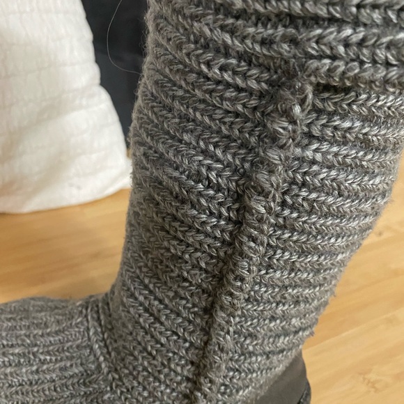 Grey Size 8 UGG Classic Cardy II Button Detailed Boots - Picture 8 of 14